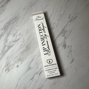 Too Faced Lip Injection Extreme Lip Shaper Plumping Lip Liner in Post-Op Pink